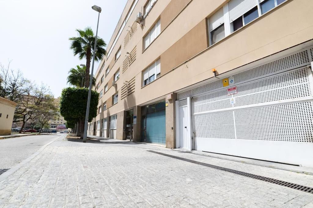 Moderno Apartamento En 9 Min Andando De La Playa Victoria Con Garaje Apartment Cádiz